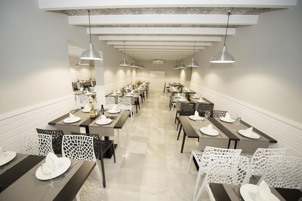 Hostal Avenida كونيل ذي لا فرونتيرا المظهر الخارجي الصورة