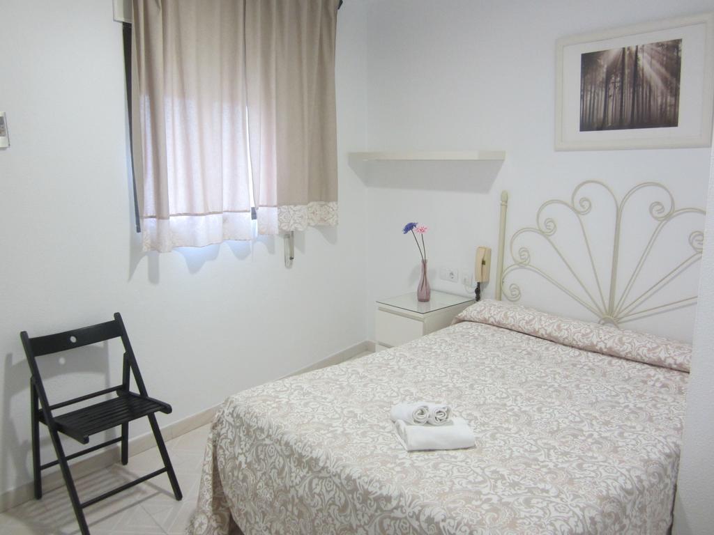 Hostal Avenida كونيل ذي لا فرونتيرا المظهر الخارجي الصورة